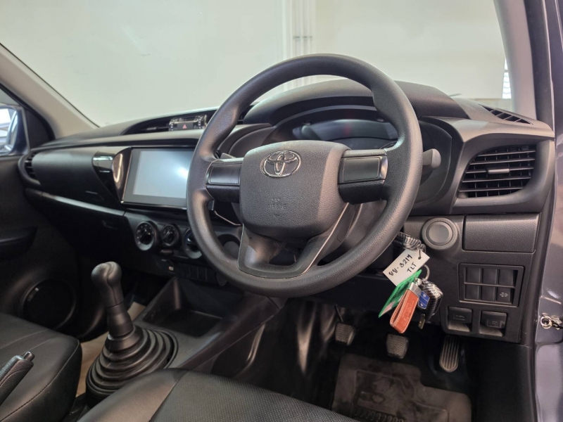 REVO SINGLE CAB 2.4 ENTRY M/T