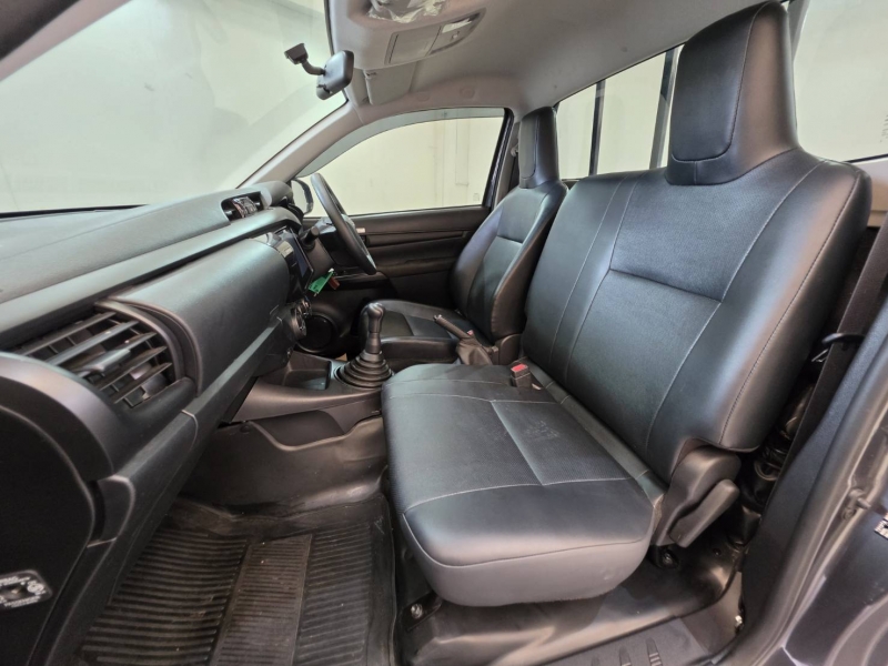REVO SINGLE CAB 2.4 ENTRY M/T