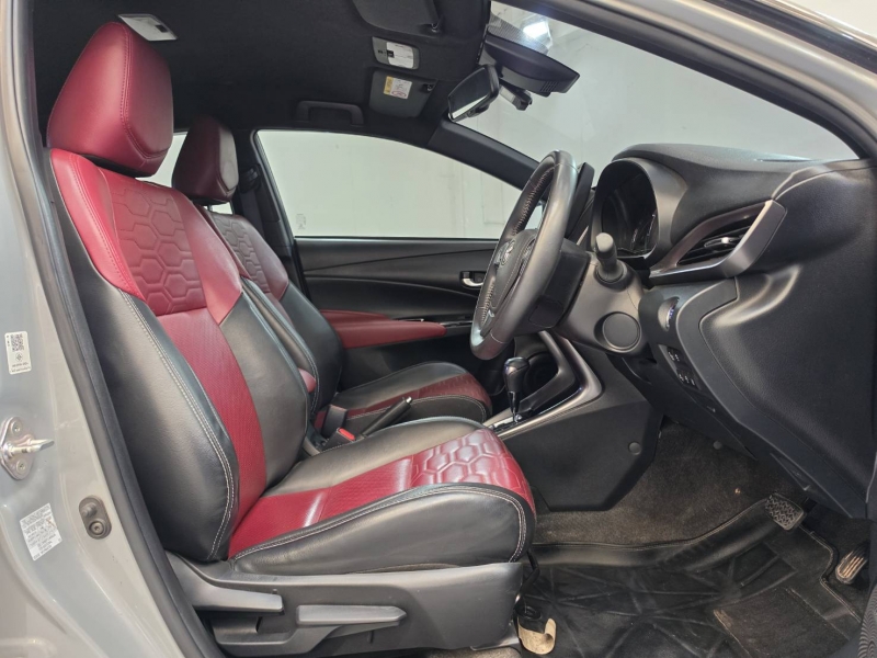 YARIS NEW 1.2 PREMIUM S A/T (BLACK ROOF)