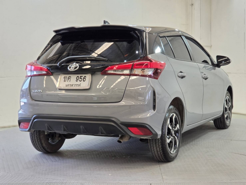 YARIS NEW 1.2 PREMIUM S A/T (BLACK ROOF)