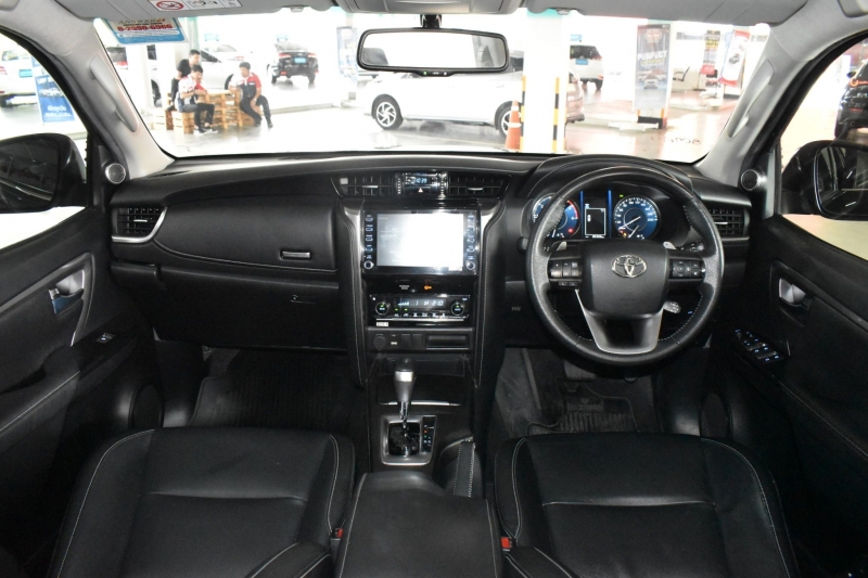 FORTUNER 2.4 V 2WD A/T