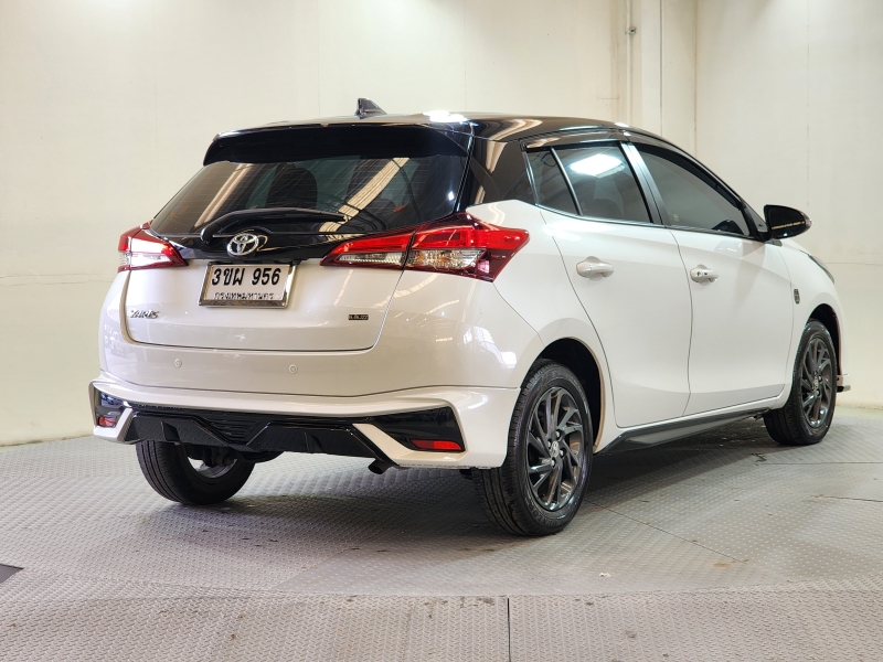 YARIS NEW 1.2 SPORT PERMIUM A/T (Black ROOF)