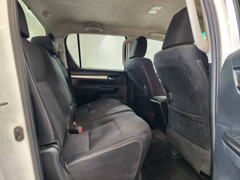 REVO D-CAB 2.4 ENTRY Pre A/T