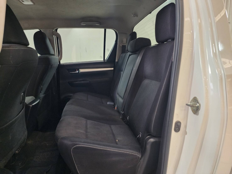 REVO D-CAB 2.4 ENTRY Pre A/T