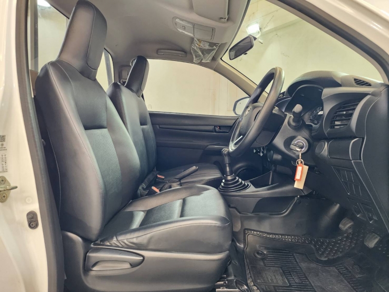 REVO SINGLE CAB 2.4 ENTRY M/T