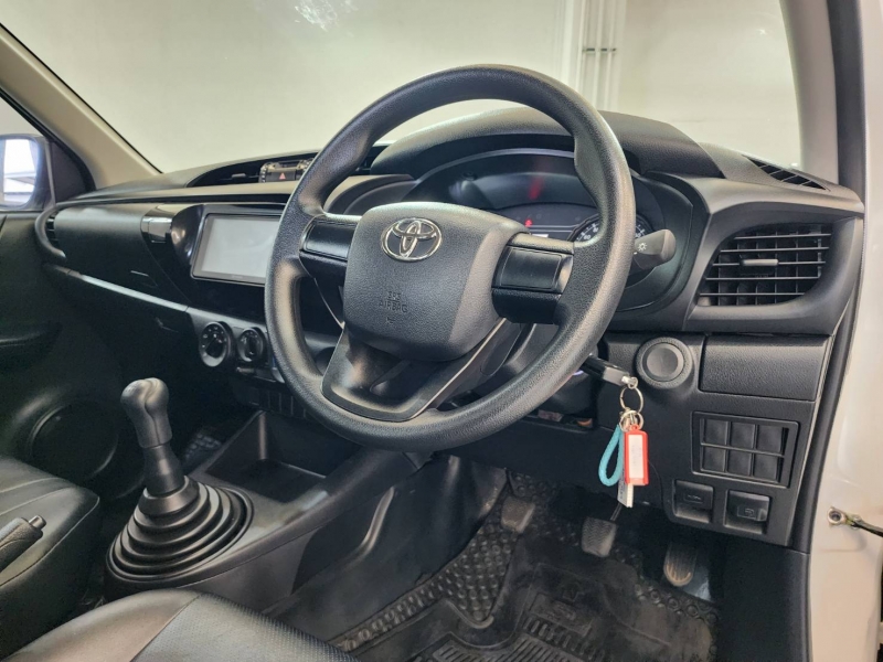 REVO SINGLE CAB 2.4 ENTRY M/T