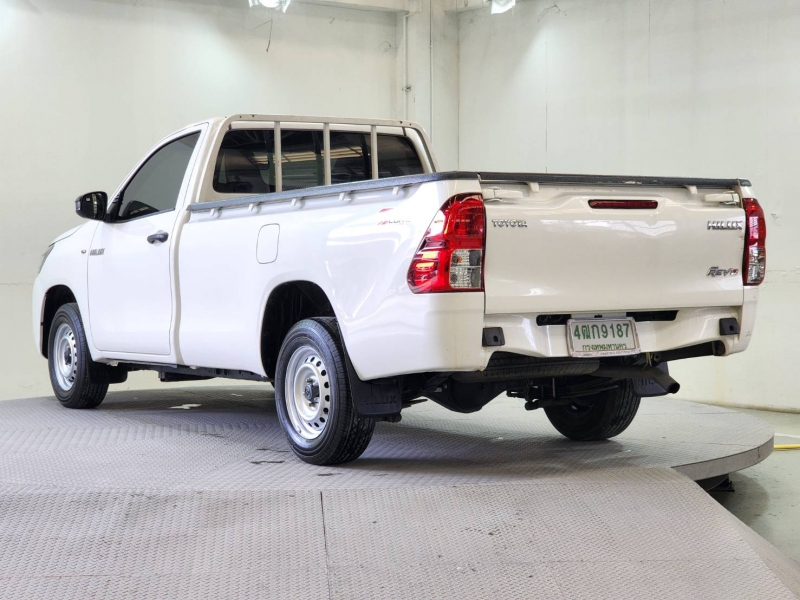 REVO SINGLE CAB 2.4 ENTRY M/T