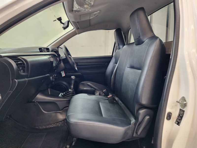 REVO SINGLE CAB 2.4 ENTRY M/T