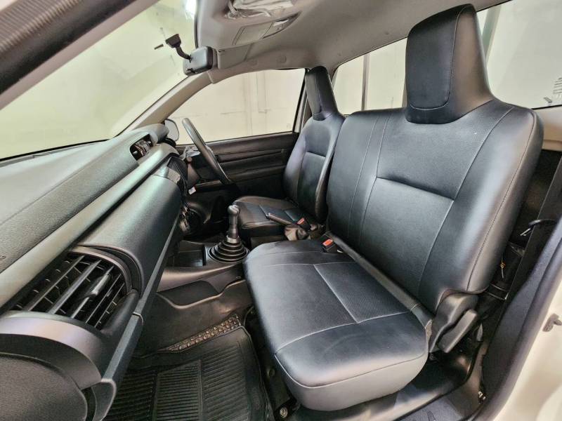 REVO SINGLE CAB 2.4 ENTRY M/T
