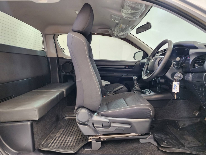 REVO SMART CAB 2.4 Z EDITION ENTRY M/T (เพรสเสา)