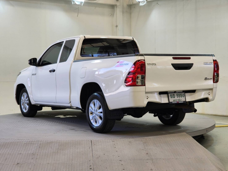 REVO SMART CAB 2.4 Z EDITION ENTRY M/T