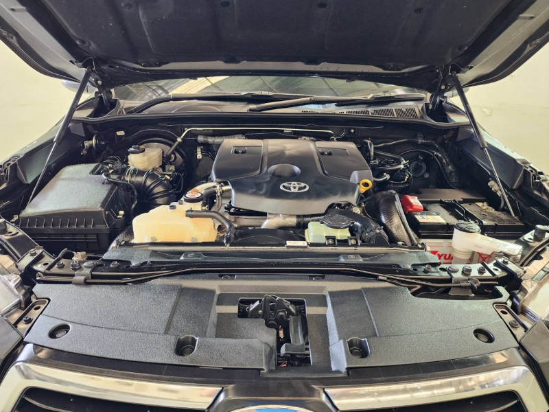 REVO D-CAB 2.4 MID Pre A/T