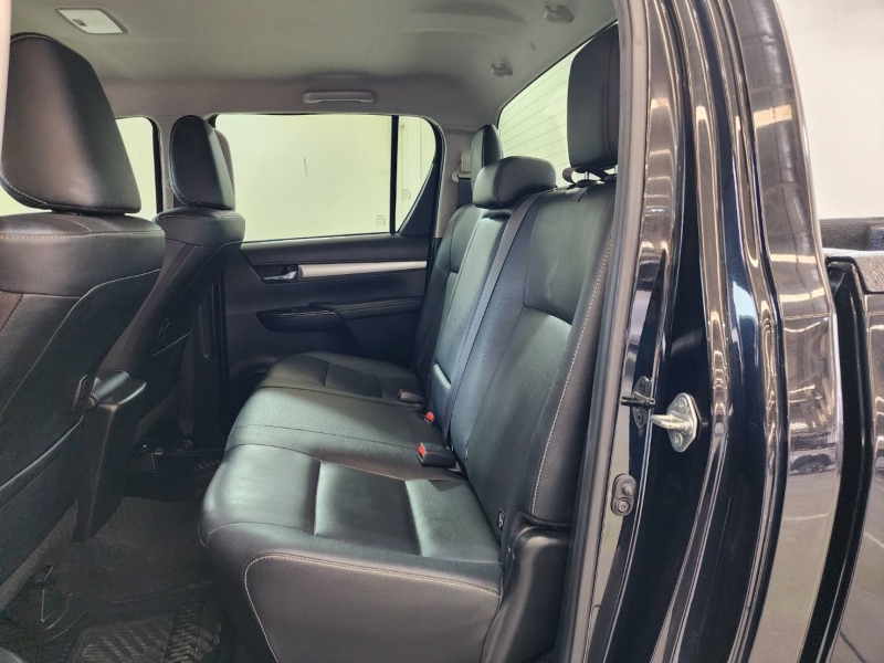 REVO D-CAB 2.4 MID Pre A/T