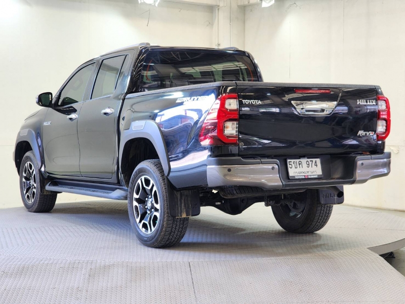 REVO D-CAB 2.4 MID Pre A/T