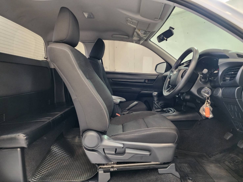 REVO SMART CAB 2.4 Z EDITION ENTRY M/T (เพจเสา)