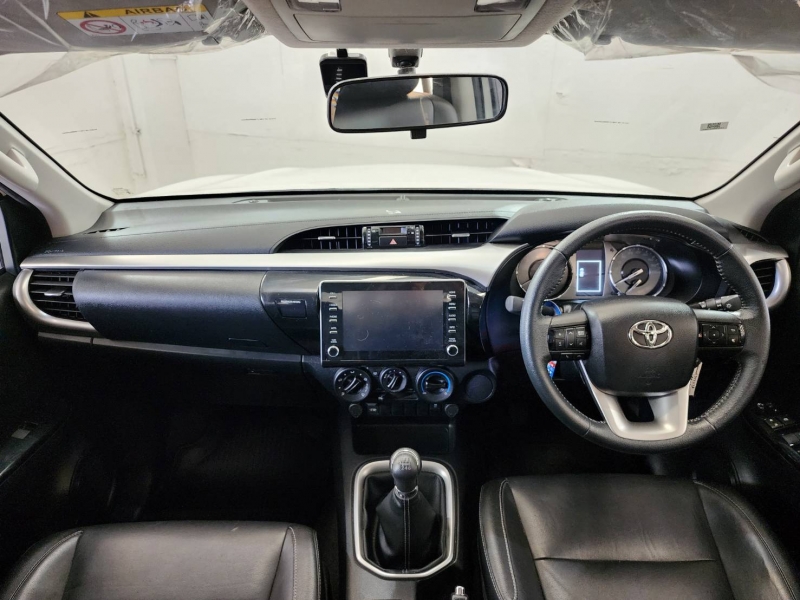 REVO D-CAB 2.4 MID Pre M/T
