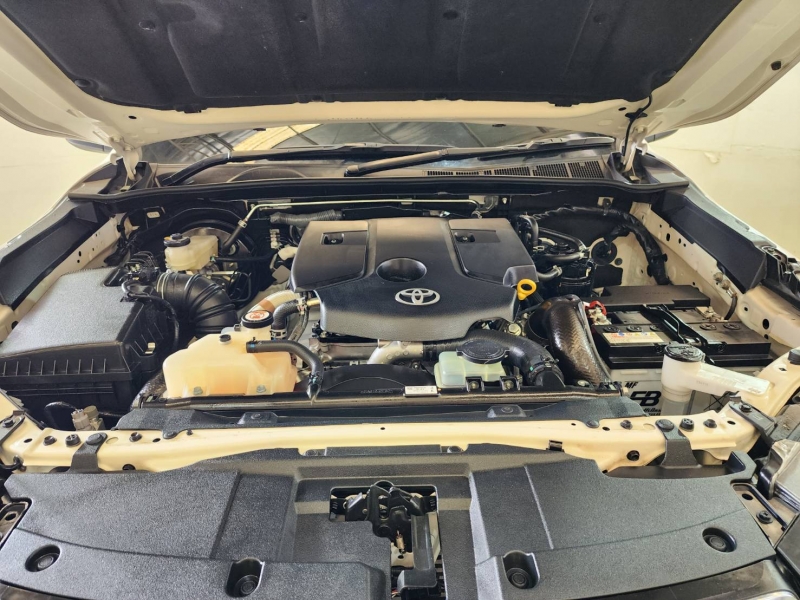 REVO D-CAB 2.4 ENTRY Pre M/T