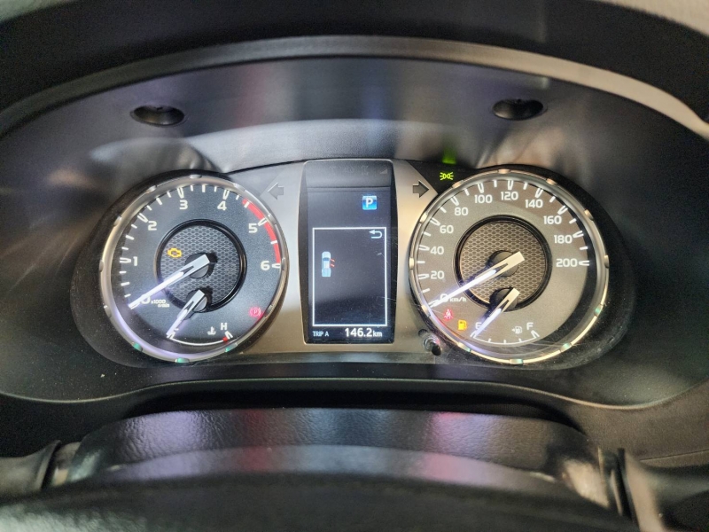 REVO D-CAB 2.4 ENTRY Pre A/T