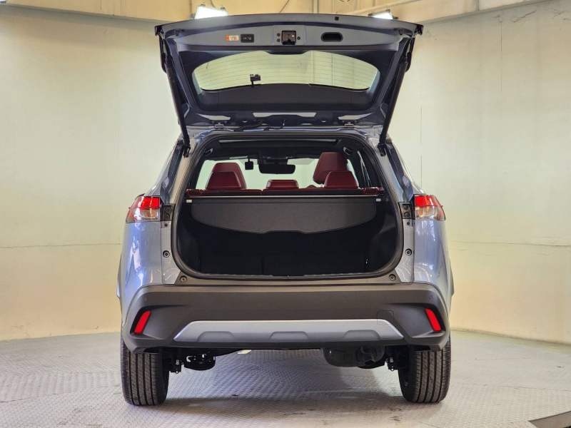 CROSS 1.8 HEV PREMIUM LUXURY A/T (Test Drive)