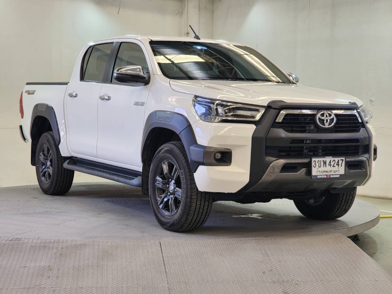 REVO D-CAB 2.4 ENTRY Pre A/T