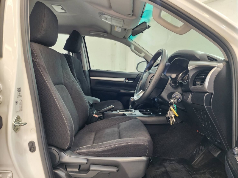 REVO D-CAB 2.4 ENTRY Pre A/T