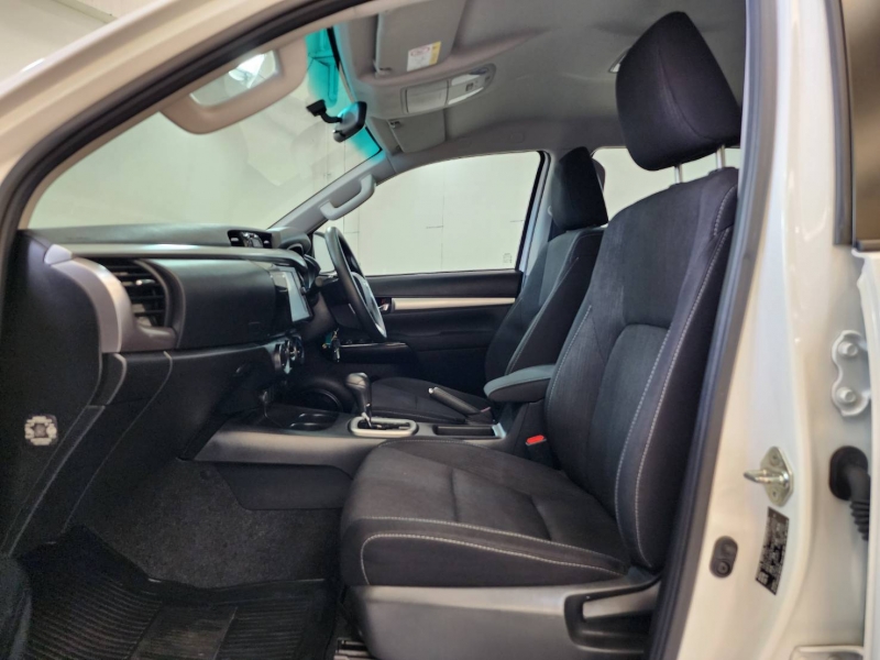 REVO D-CAB 2.4 ENTRY Pre A/T