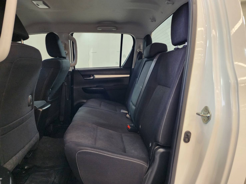 REVO D-CAB 2.4 ENTRY Pre A/T