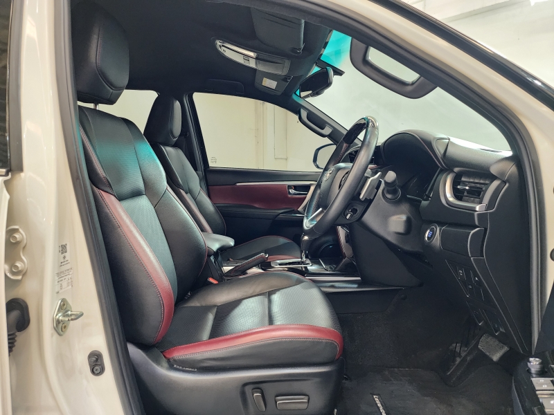 FORTUNER 2.4 LEGENDER A/T