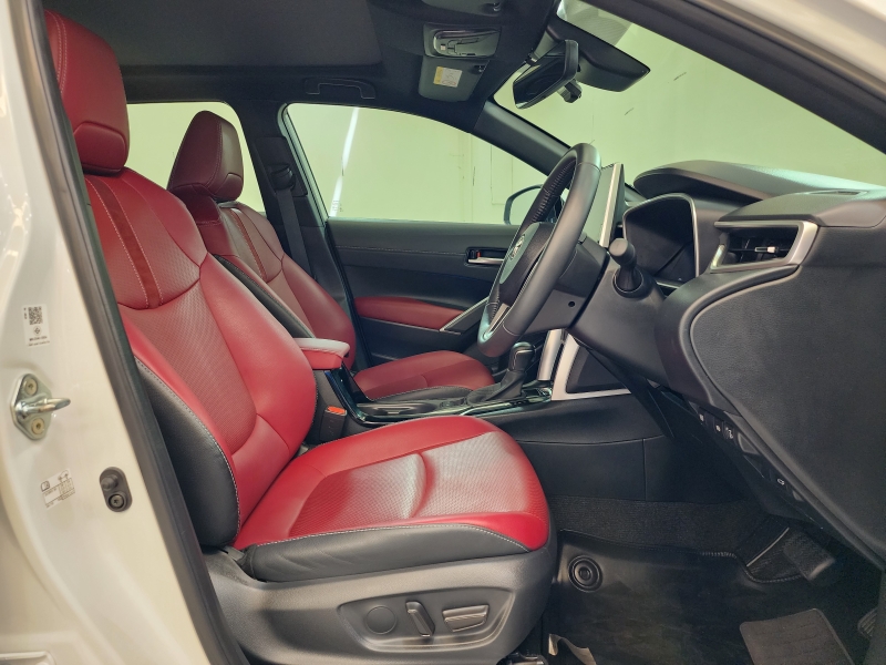 CROSS 1.8 HEV Premium Luxury A/T  (Test Drive )