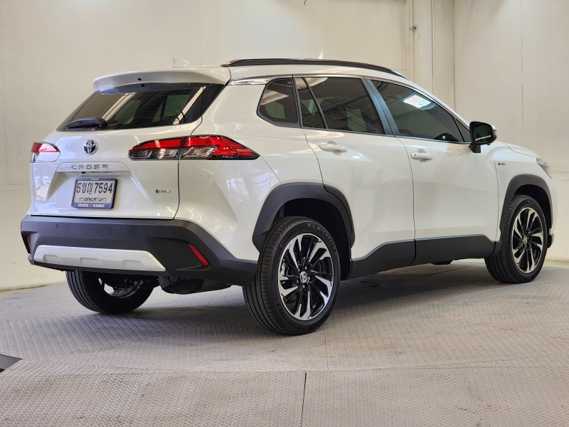 CROSS 1.8 HEV Premium Luxury A/T  (Test Drive )