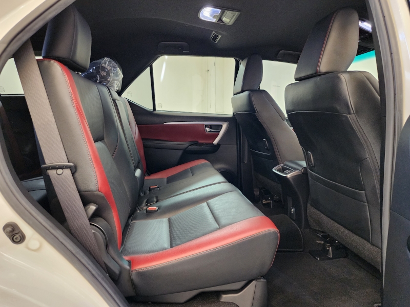 FORTUNER 2.4 Legender A/T