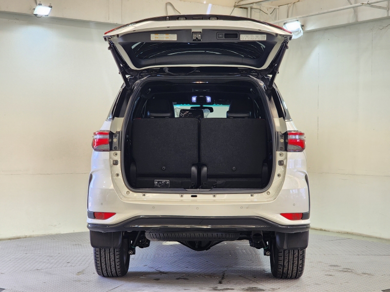 FORTUNER 2.4 Legender A/T