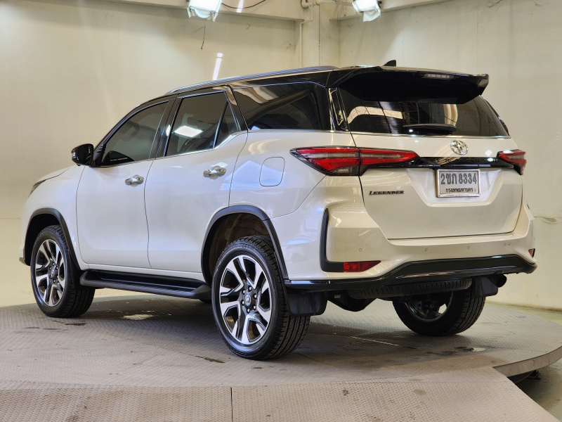 FORTUNER 2.4 Legender A/T