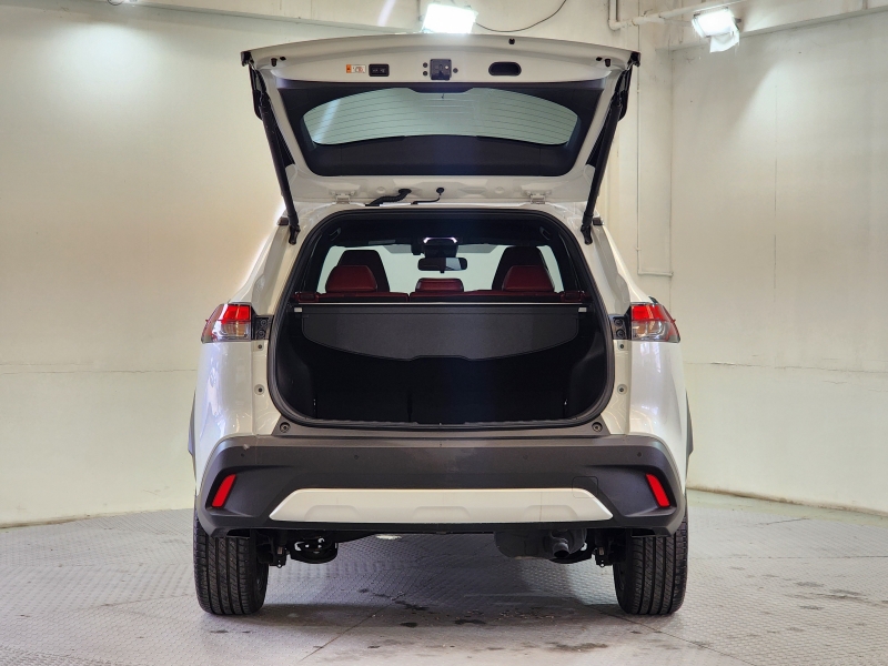 CROSS 1.8 Hybrid Premium A/T (Test Drive )