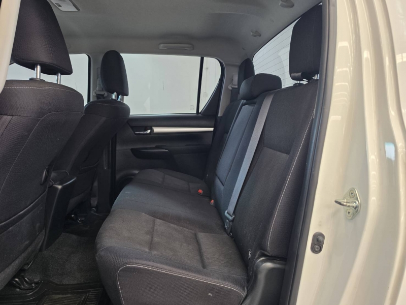 REVO D- CAB 2.4 ENTRY Pre  A/T