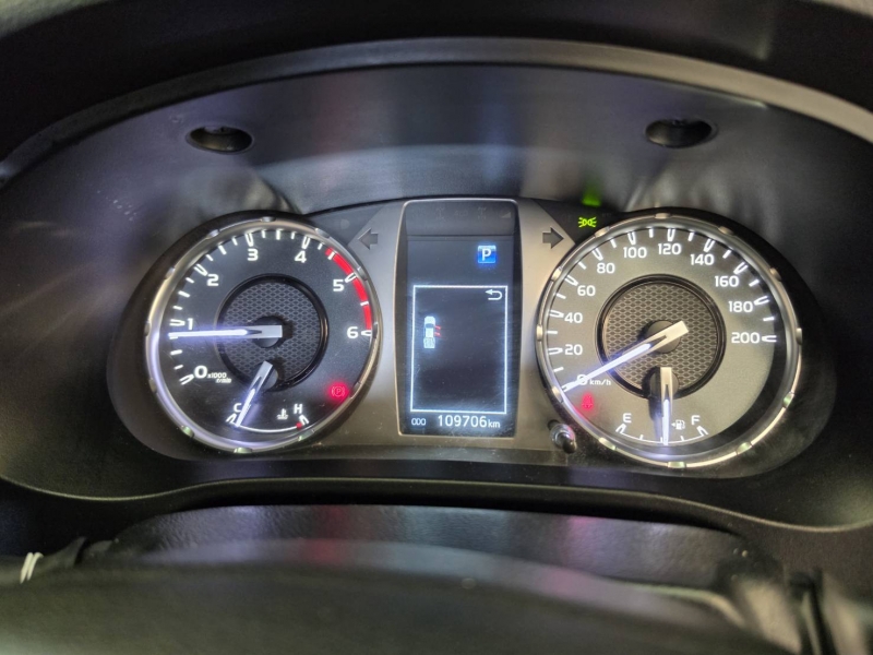 REVO D- CAB 2.4 ENTRY Pre  A/T