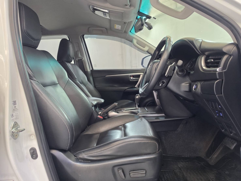 FORTUNER 2.4 LEADER V A/T