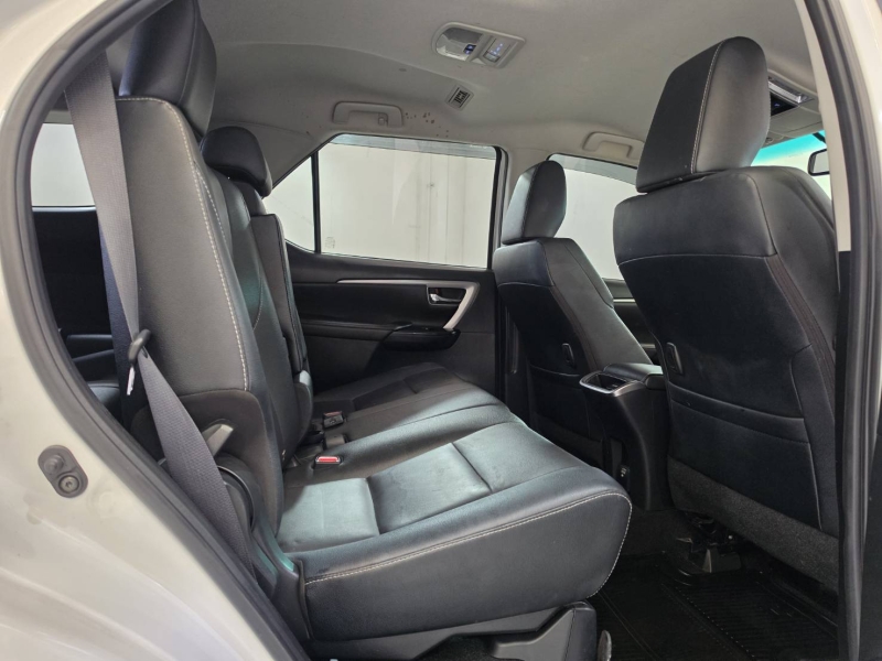 FORTUNER 2.4 LEADER V A/T