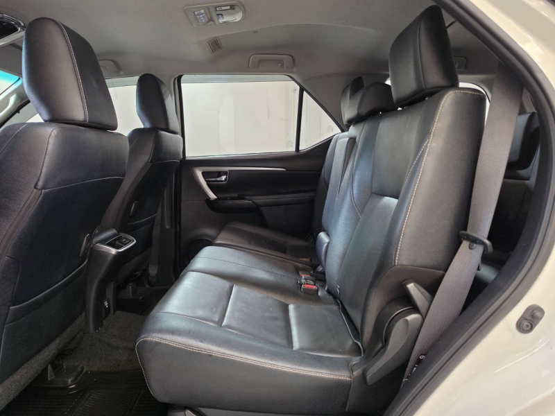 FORTUNER 2.4 LEADER V A/T