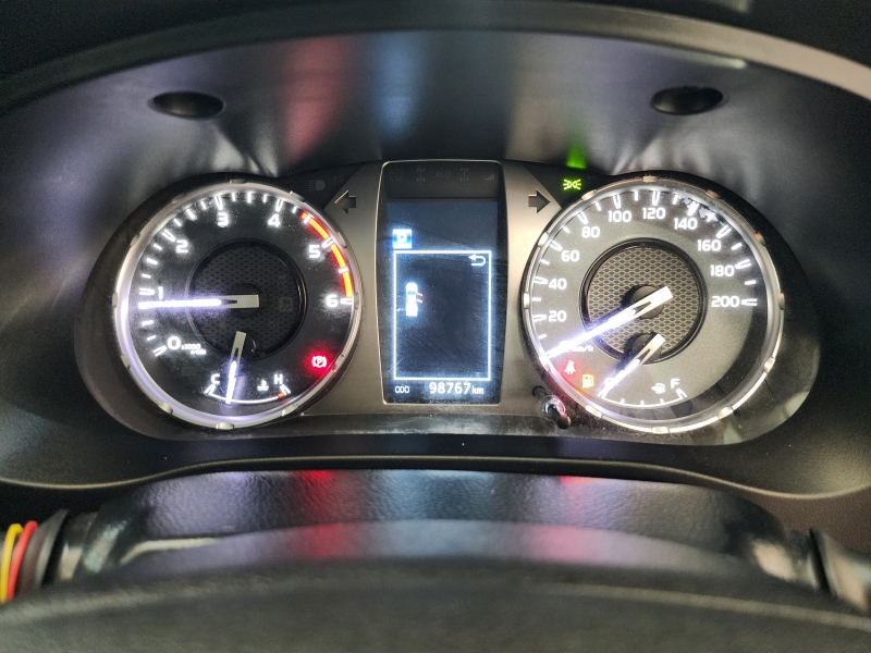 REVO D-CAB 2.4 MID Pre A/T