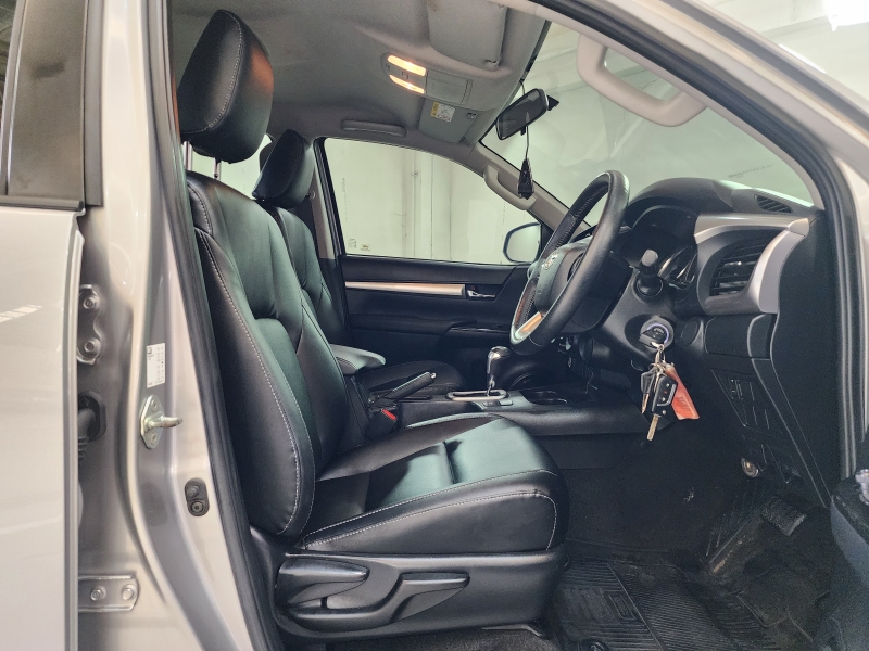REVO D-CAB 2.4 MID Pre A/T