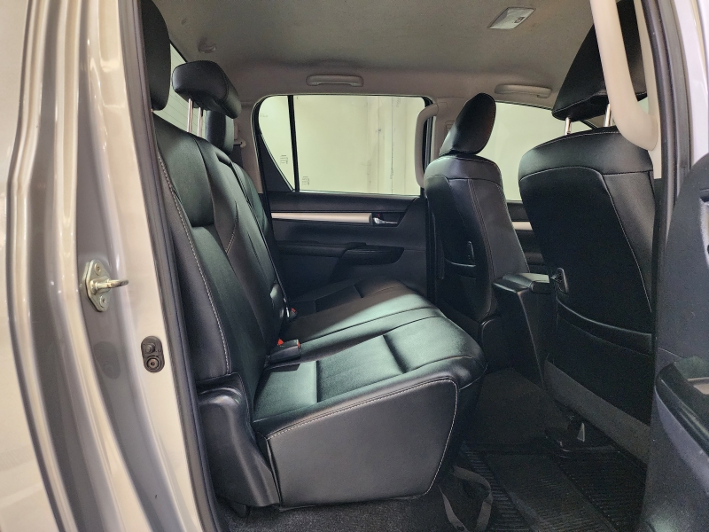 REVO D-CAB 2.4 MID Pre A/T