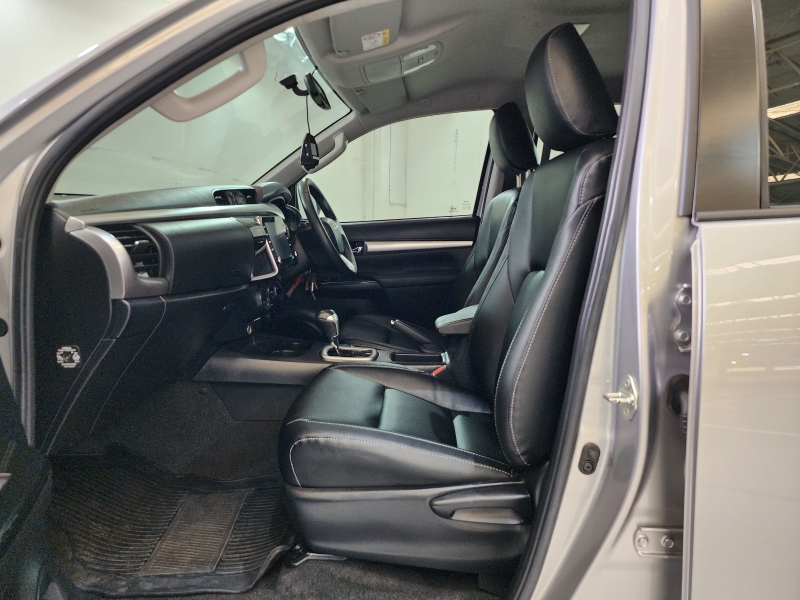 REVO D-CAB 2.4 MID Pre A/T