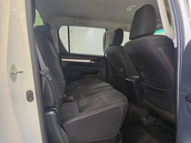 REVO D- CAB 2.4 ENTRY Pre A/T