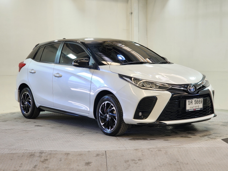 YARIS NEW 1.2 SPORT PREMIUM A/T (TWO-TONE)