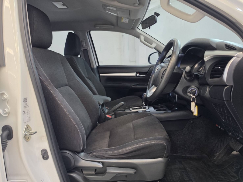 REVO D-CAB 2.4 ENTRY Pre A/T