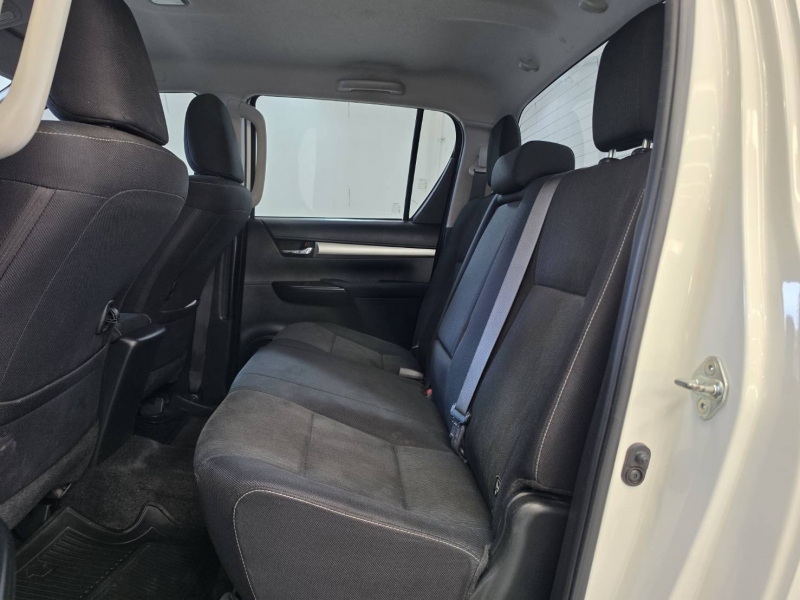 REVO D-CAB 2.4 ENTRY Pre A/T