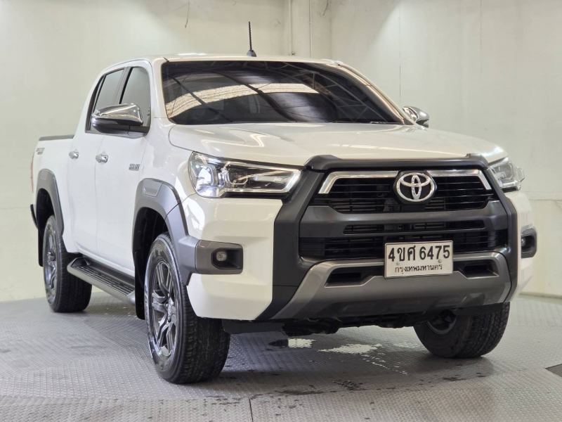 REVO D-CAB 2.4 ENTRY Pre A/T