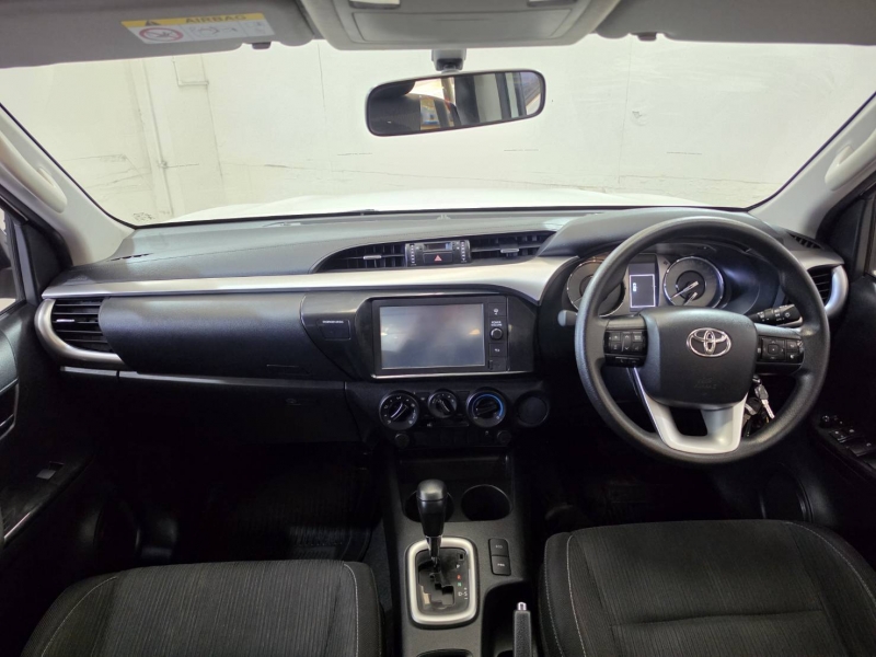 REVO D-CAB 2.4 ENTRY Pre A/T