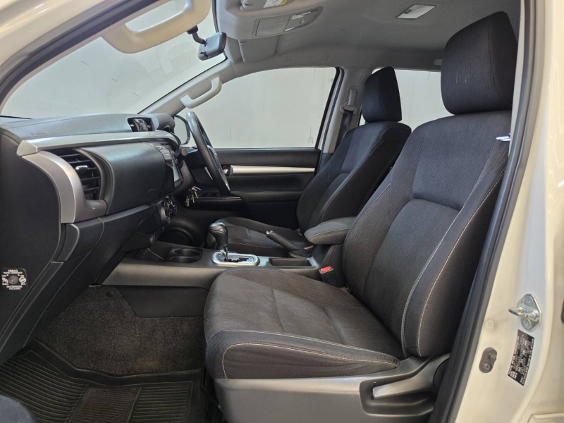 REVO D-CAB 2.4 ENTRY Pre A/T